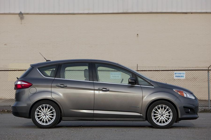  Ford C-Max Hybrid 2013 года  (фото 32 из 35)